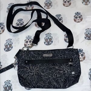 Baggallini NWOT Black Floral Women's Crossbody Bag.